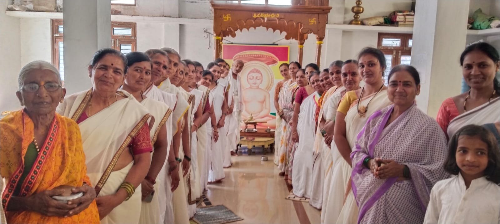 ವಿಶ್ವ ನಮೋಕಾರ್ ದಿವಸ್ ಹರ್ಲಾಪೂರ ಜೈನ್ ಸಮಾಜ ಹಾಗು ಮಹಿಳಾ ಒಕ್ಕೂಟ. ಶಾಂತಲಾ ಅಲ್ಪಸಂಖ್ಯಾತ ಮಹಿಳಾ ಸಮಾಜ